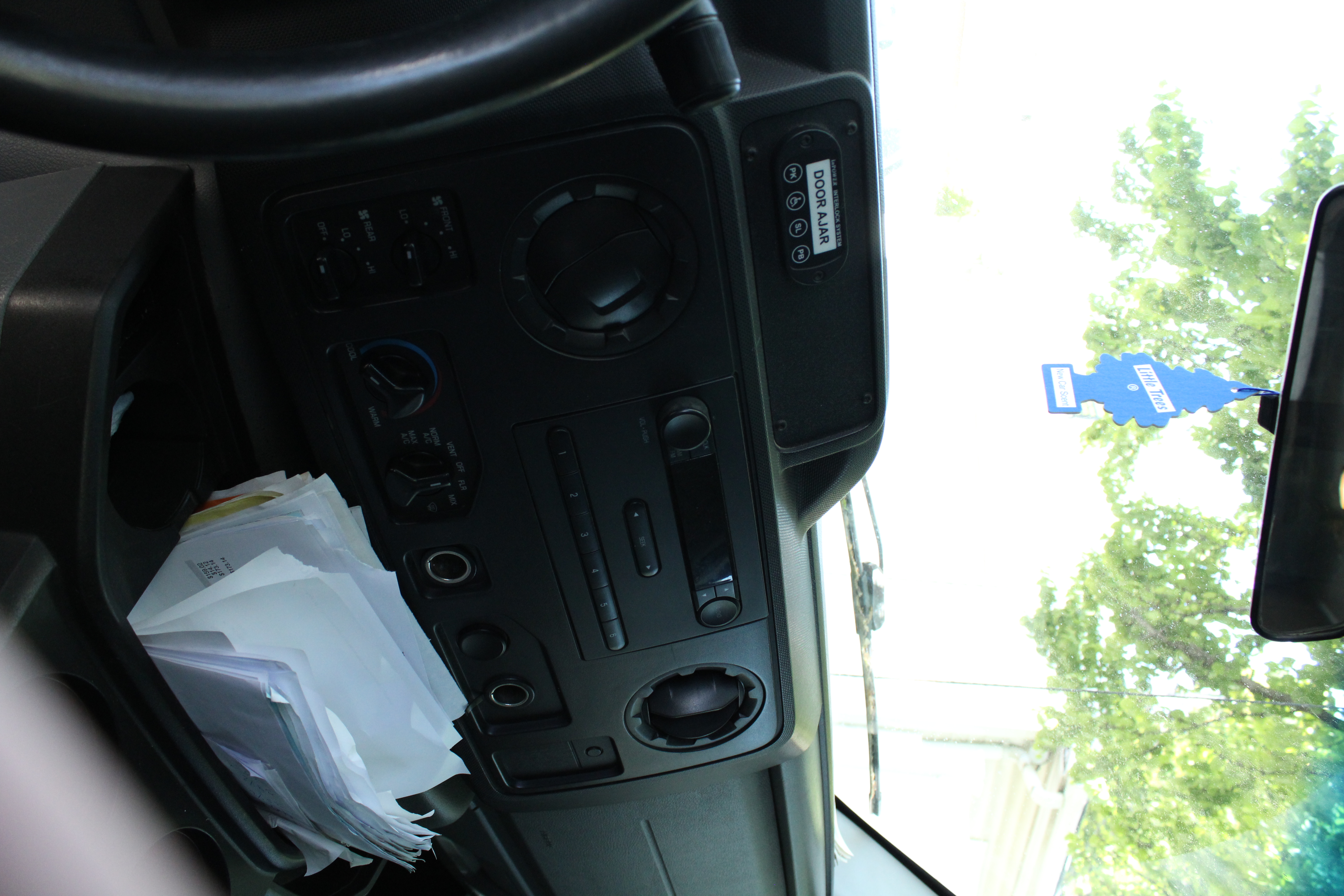 Used 2009 Ford E-250 and Econoline 250 RWD image 26