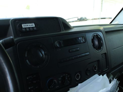 Used 2009 Ford E-250 and Econoline 250 RWD image 26
