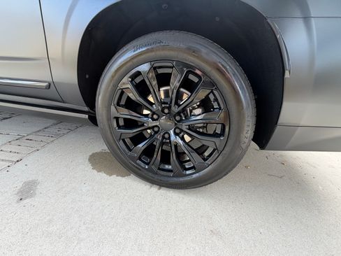 Used 2023 GMC Yukon XL Denali w/ Denali Reserve Package image 12