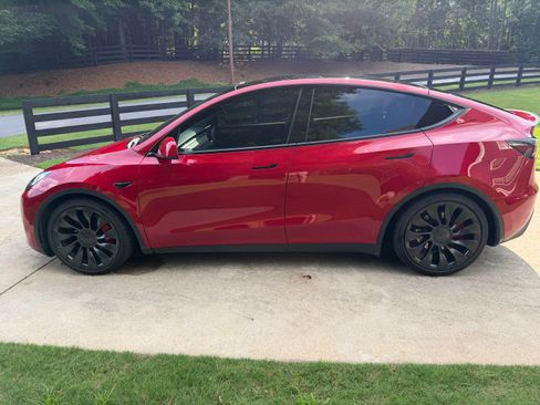 Used 2023 Tesla Model Y Performance AWD/4WD image 4