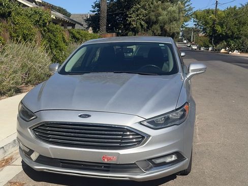 Used 2017 Ford Fusion Energi SE image 1