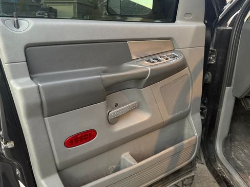 Used 2007 Dodge Ram 2500 Truck SLT image 11