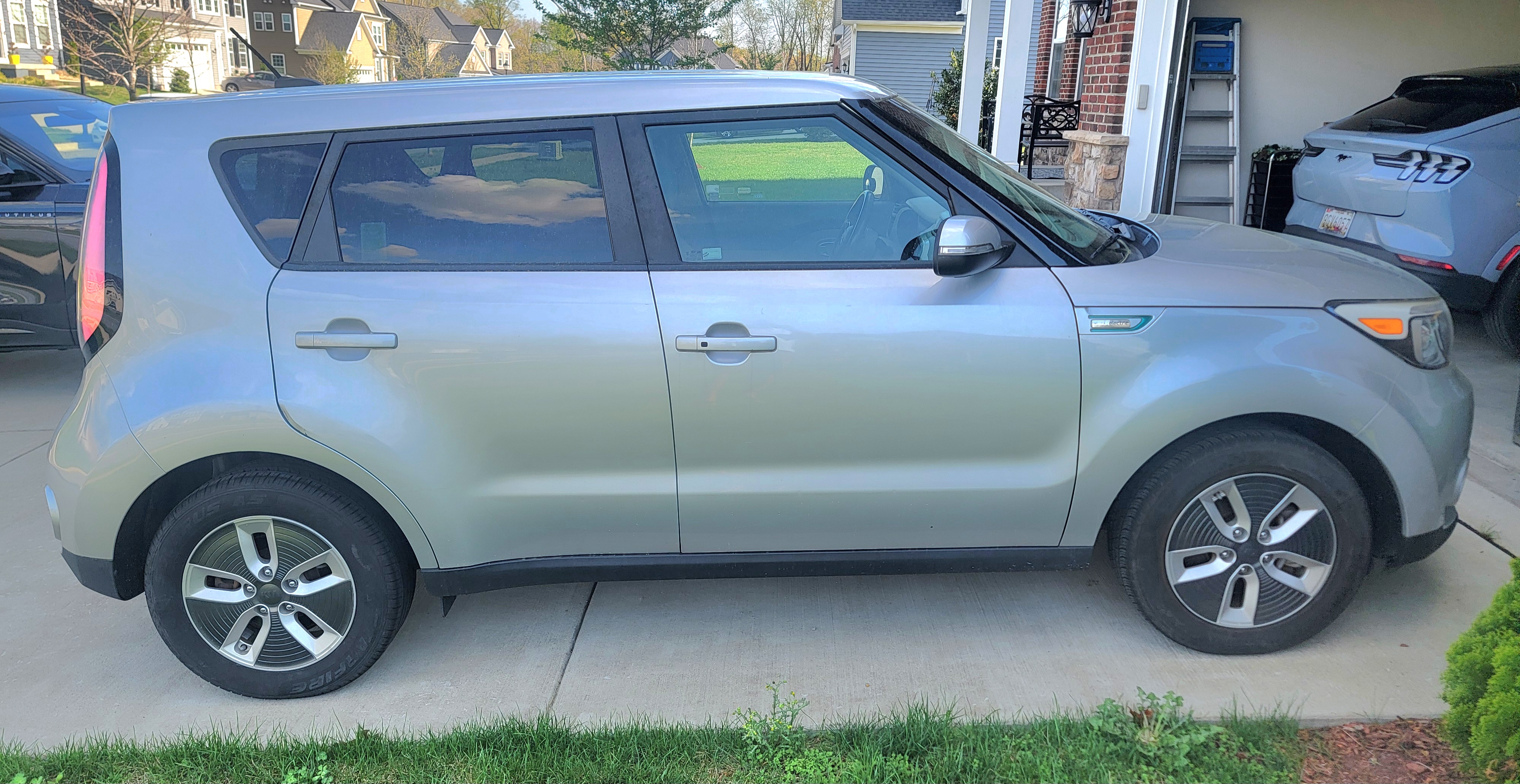 Used 2018 Kia Soul EV FWD image 5
