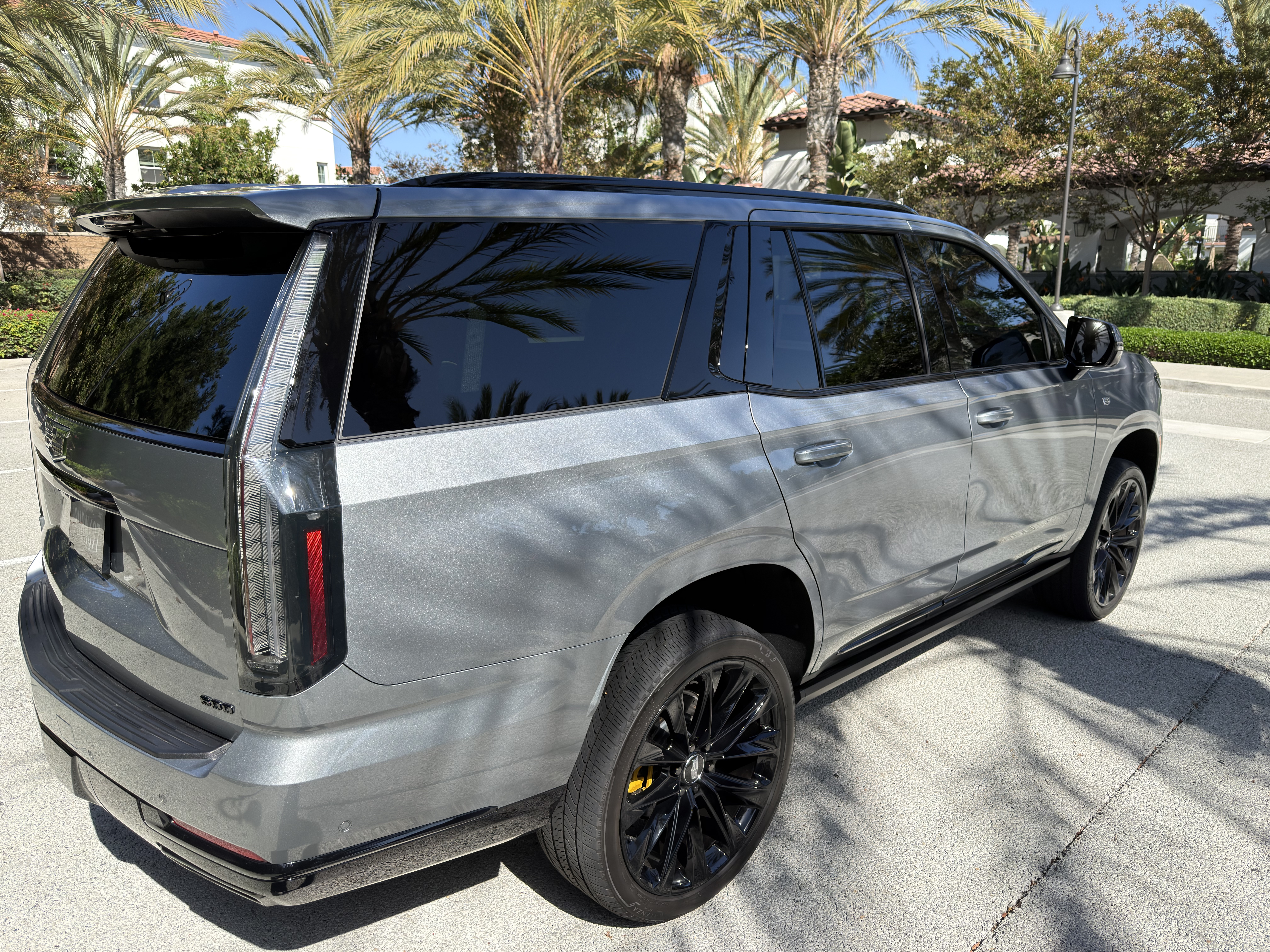 Used 2025 Cadillac Escalade Sport Platinum w/ LPO, ONYX Package AWD/4WD image 6