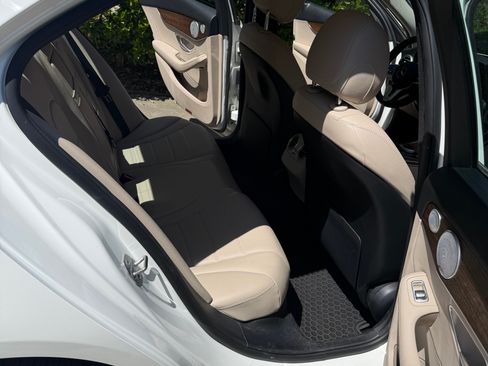 Used 2019 Mercedes-Benz C 300 Sedan image 11