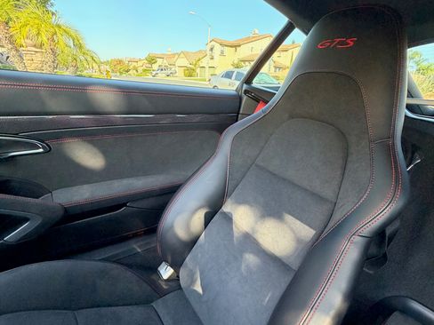 Used 2025 Porsche 718 Cayman GT4 image 10