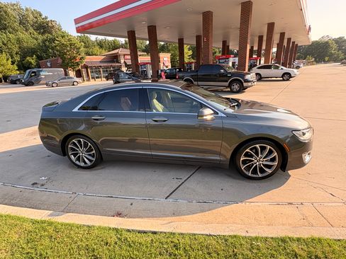 Used 2019 Lincoln MKZ Reserve w/ Reserve Plus Package FWD image 5