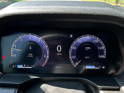 Used 2024 Jeep Grand Cherokee Limited w/ Luxury Tech Group II image 10