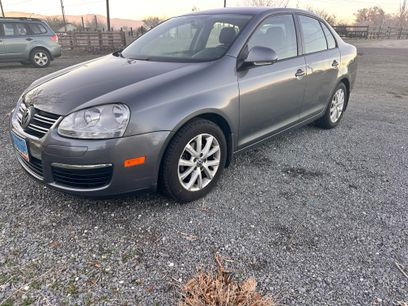 Used 2010 Volkswagen Jetta SE