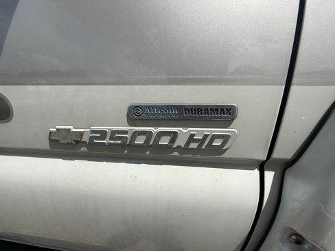 Used 2007 Chevrolet Silverado 2500 LT w/ Heavy-Duty Power Package AWD/4WD image 13
