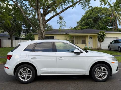 Used 2019 Audi Q5 2.0T Premium w/ Convenience Package AWD/4WD image 9