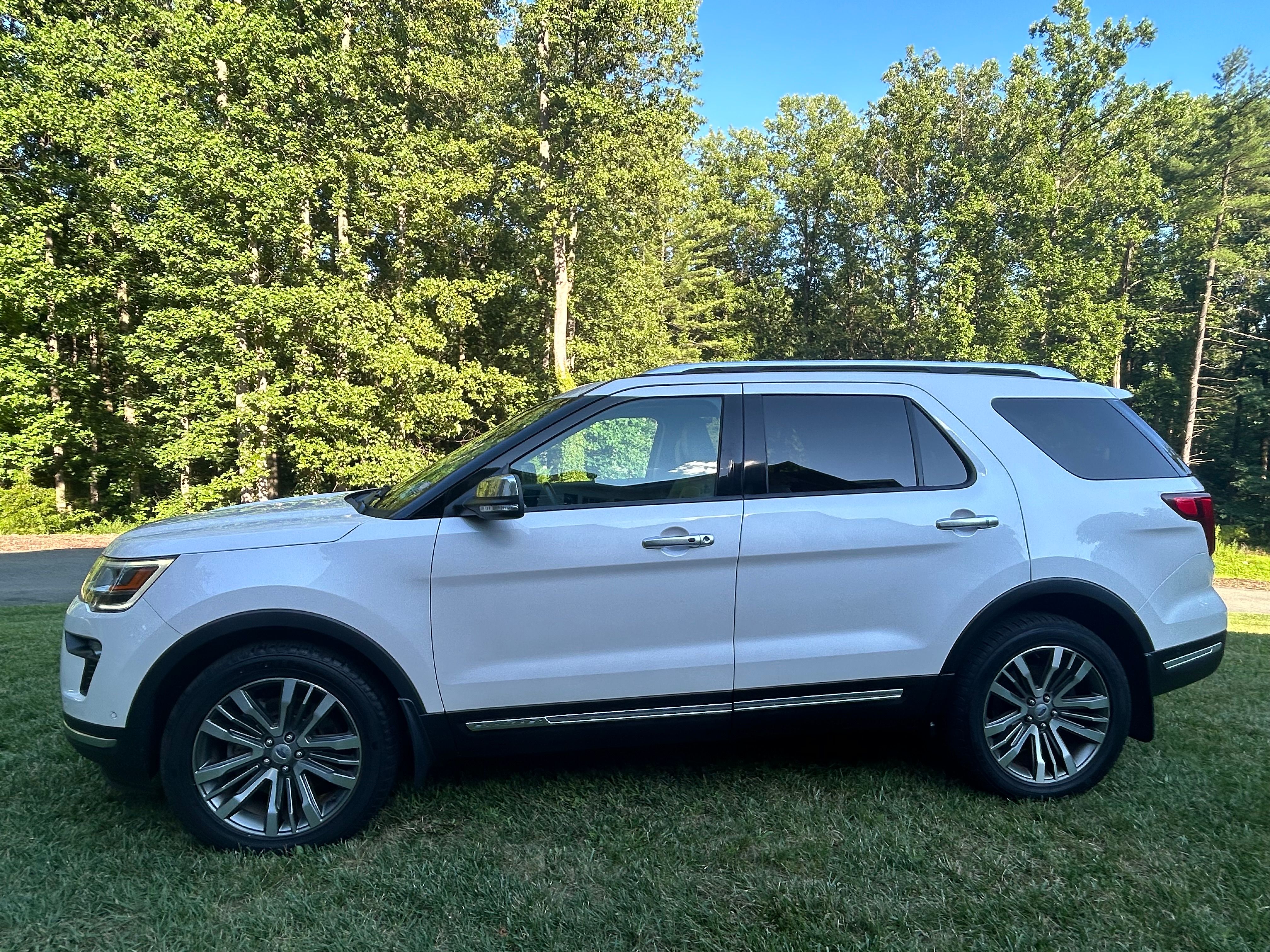 Used 2018 Ford Explorer Platinum AWD/4WD image 1