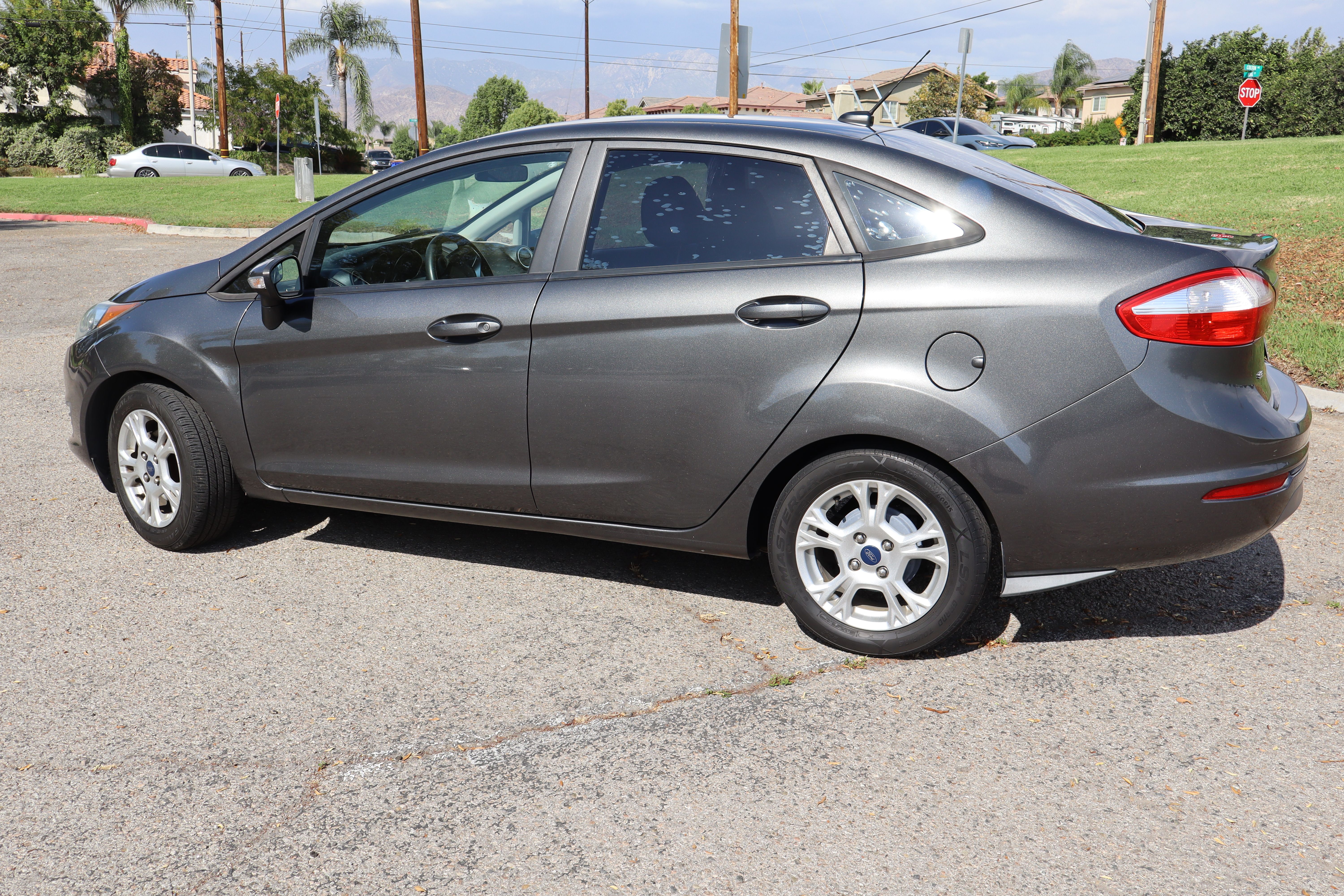 Used 2015 Ford Fiesta SE FWD image 9