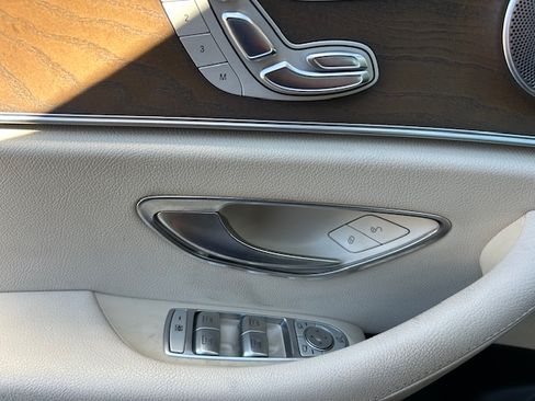 Used 2018 Mercedes-Benz E 300 image 22