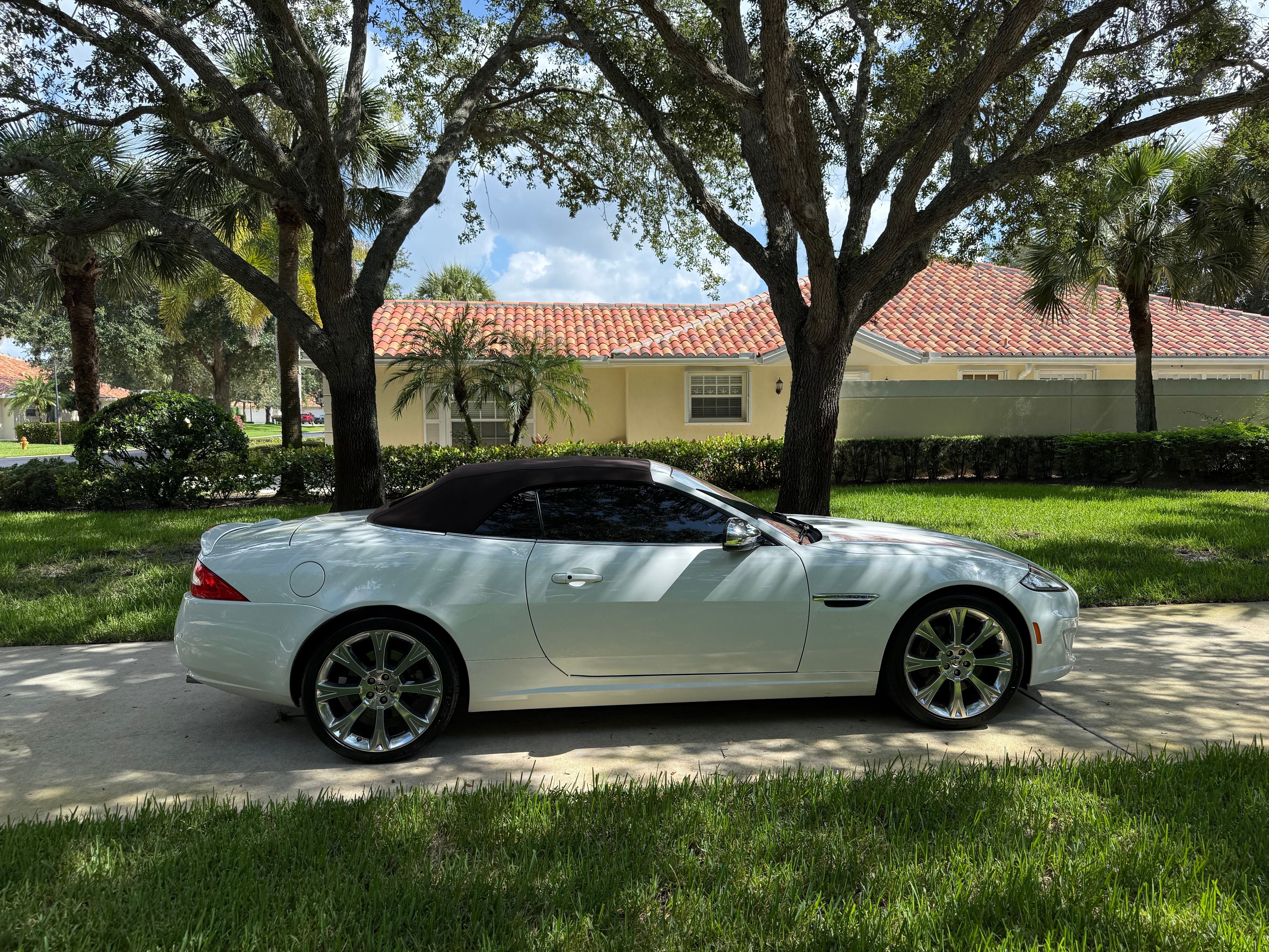 Used 2014 Jaguar XK Convertible RWD image 15