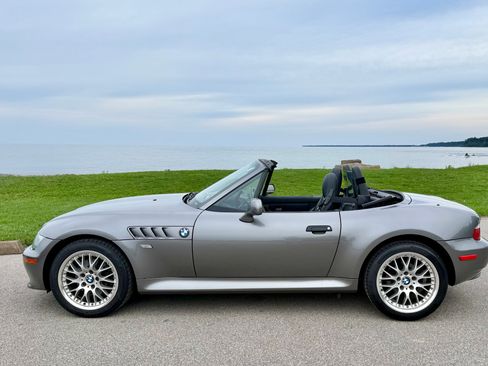 Used 2001 BMW Z3 3.0i RWD image 2