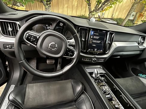 Used 2019 Volvo XC60 T8 R-Design w/ Advanced Package image 10