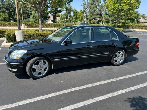 Used 2005 Lexus LS 430 RWD image 2