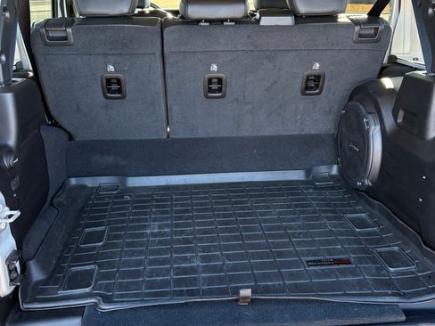 Used 2022 Jeep Wrangler Unlimited Sahara w/ Cold Weather Group image 10