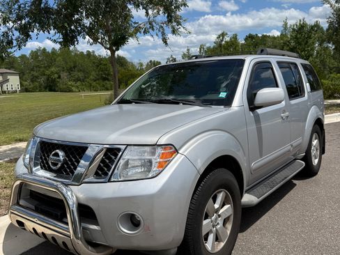 Used 2008 Nissan Pathfinder SE AWD/4WD image 1