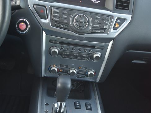 Used 2018 Nissan Pathfinder SL w/ SL Premium Package image 16