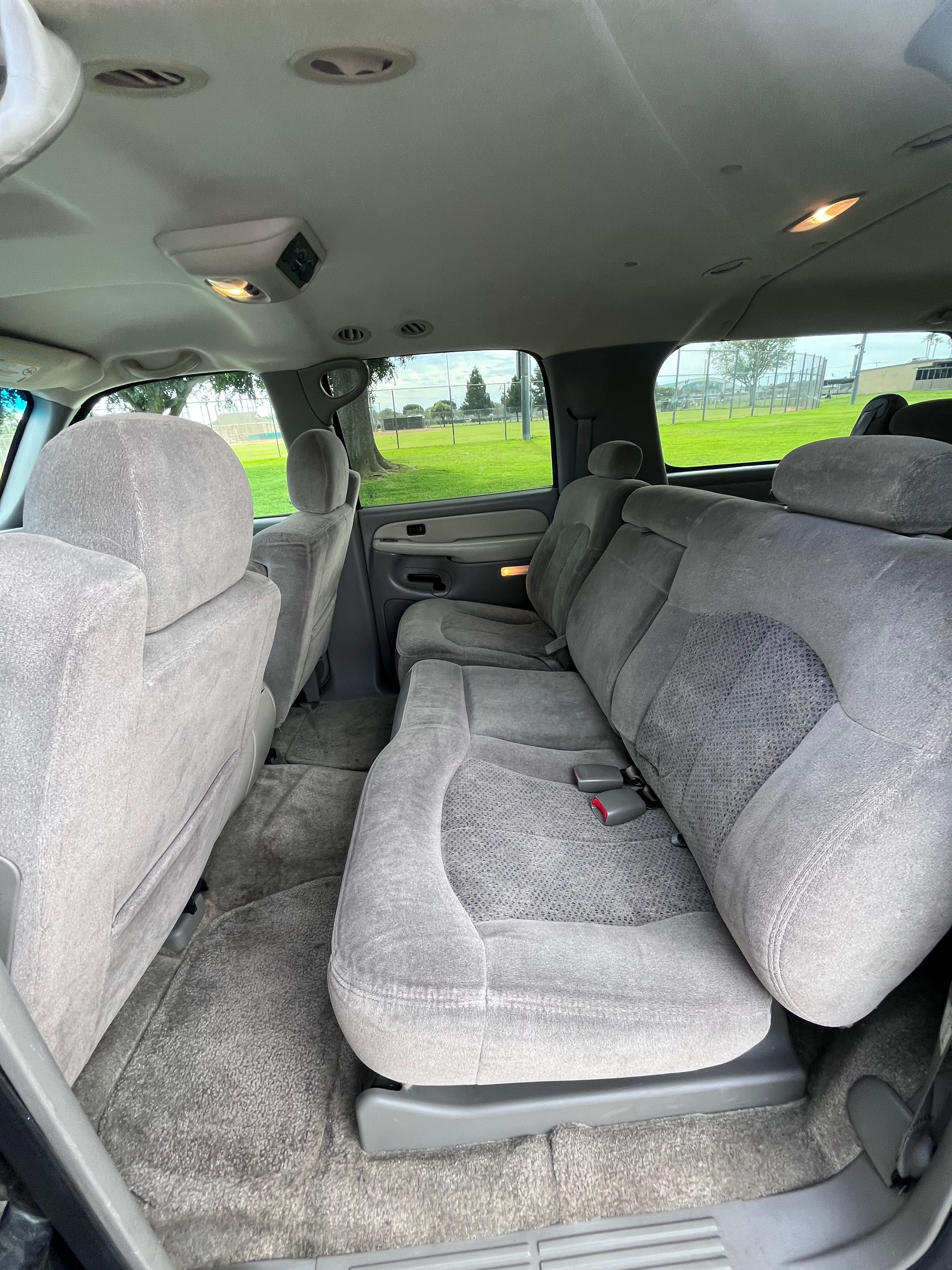 Used 2001 Chevrolet Suburban 2500 LS w/ LS Preferred Equipment Group RWD image 17