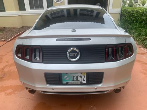 Used 2013 Ford Mustang GT Premium w/ Electronics Pkg RWD image 14