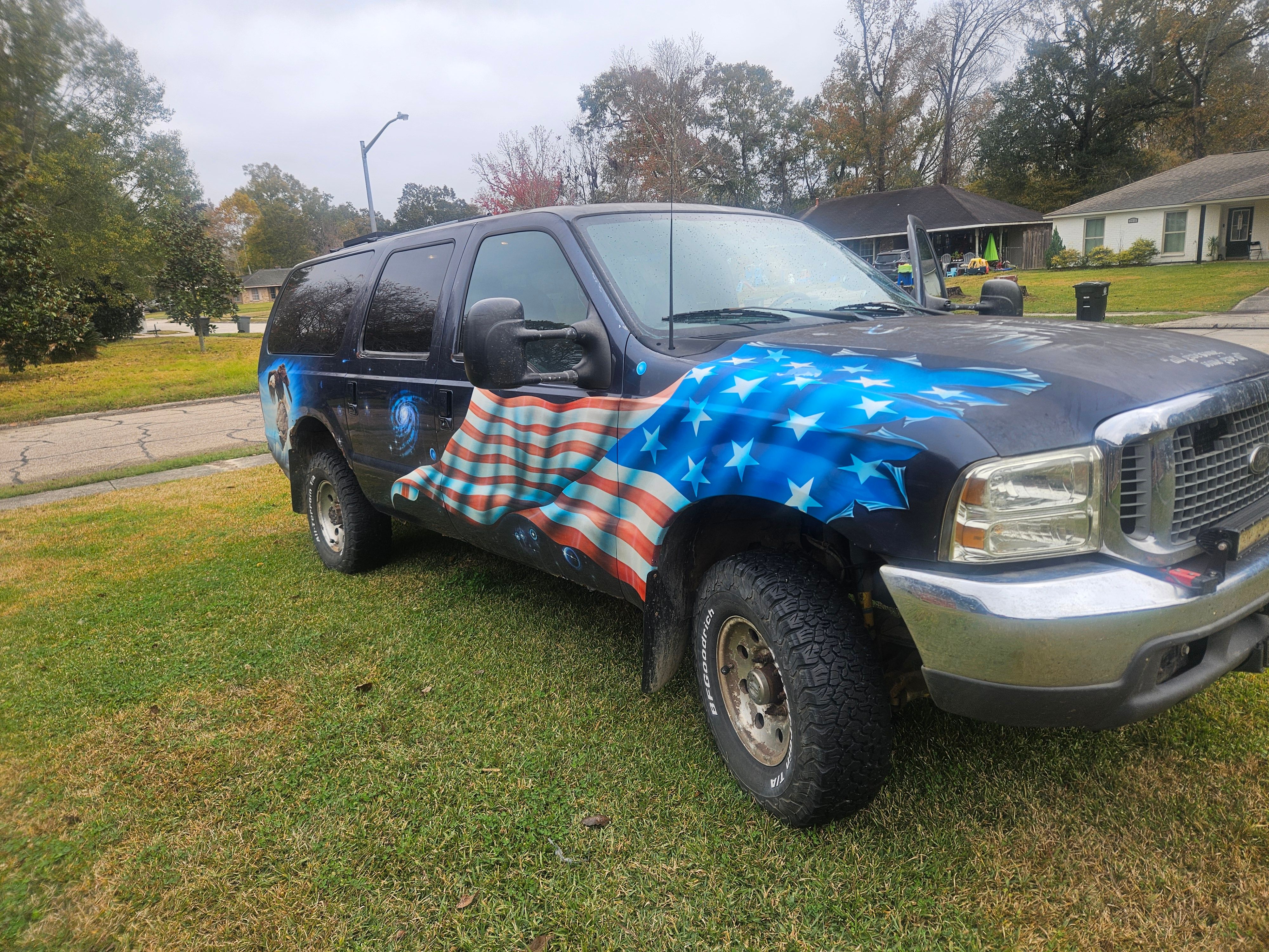 Used 2000 Ford Excursion XLT AWD/4WD image 1