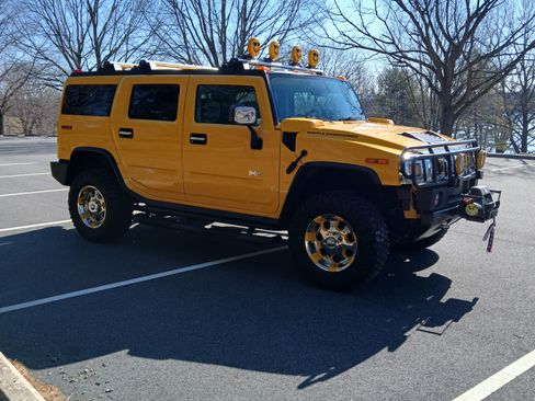 Used 2003 HUMMER H2 w/ Preferred Equipment Group image 9