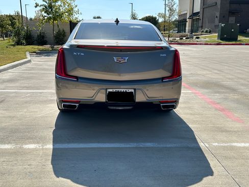 Used 2018 Cadillac XTS Premium Luxury image 10