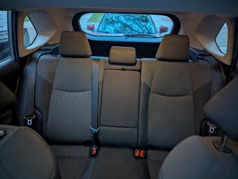 Used 2020 Toyota RAV4 XLE w/ Convenience Package image 13