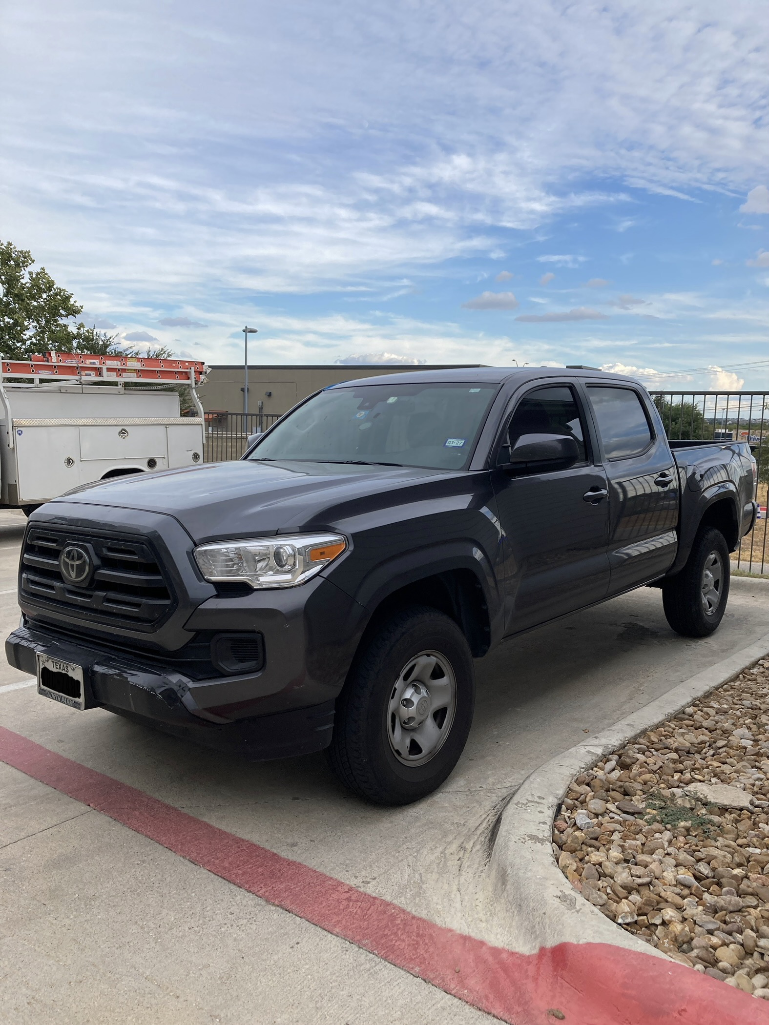 Used 2018 Toyota Tacoma SR w/ SR Convenience Package RWD image 1