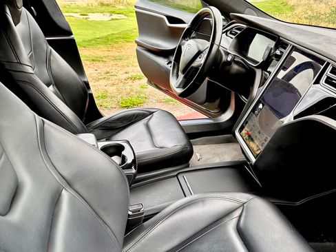 Used 2016 Tesla Model S P90D image 9