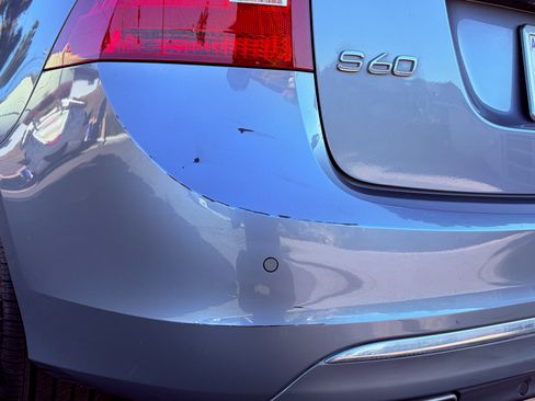 Used 2017 Volvo S60 T5 Inscription image 10