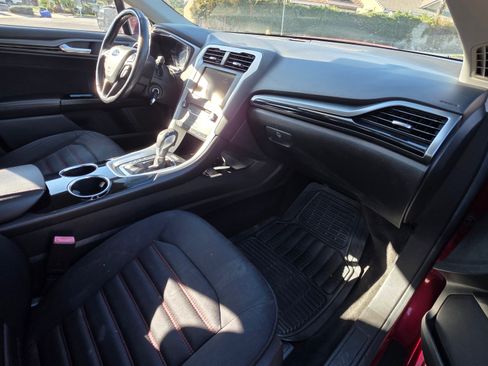 Used 2013 Ford Fusion SE image 17