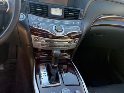 Used 2016 INFINITI Q70 L 3.7 w/ Technology Package image 6