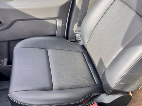 Used 2022 Ford E-Transit Medium Roof image 6