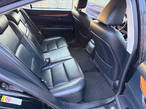 Used 2013 Lexus ES 300h image 10