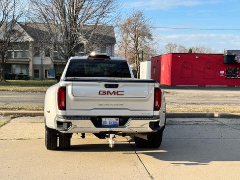 Used 2021 GMC Sierra 3500 SLE w/ SLE Value Package image 4