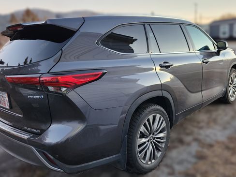 Used 2020 Toyota Highlander Platinum image 1