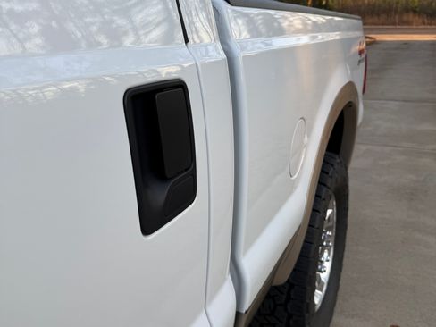 Used 2008 Ford F250 Lariat image 11