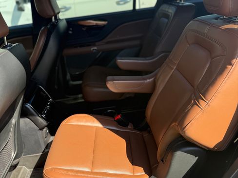 Used 2022 Lincoln Aviator Reserve RWD image 13
