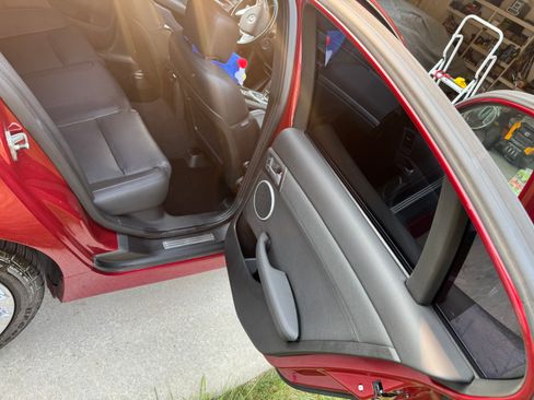 Used 2009 Pontiac G8 GT w/ Premium Package RWD image 19