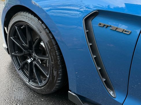 Used 2020 Ford Mustang Shelby GT350 w/ Technology Package image 5