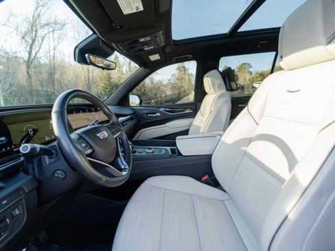 Used 2021 Cadillac Escalade ESV Sport w/ Driver Assist Tech Package image 11