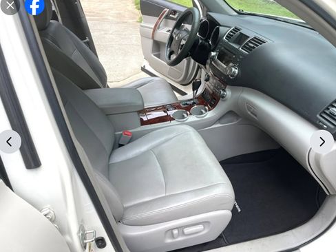 Used 2012 Toyota Highlander Limited image 11