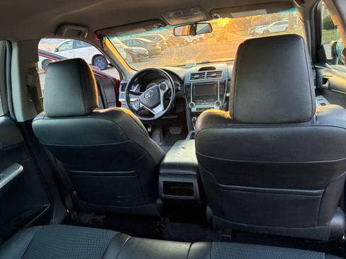 Used 2013 Toyota Camry SE image 15