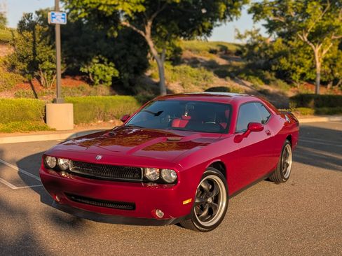 Used 2010 Dodge Challenger R/T image 6