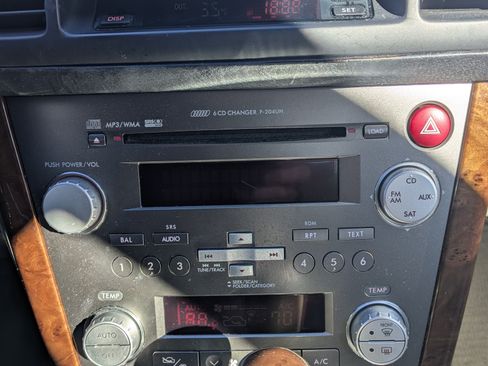 Used 2008 Subaru Outback 2.5i Limited L.L. Bean image 15