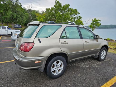 Used 1999 Lexus RX 300 image 2